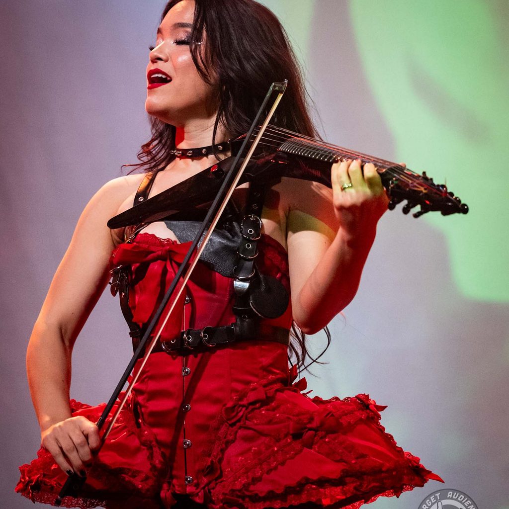 Mia Asnao at Oriental Theater 10/16/26